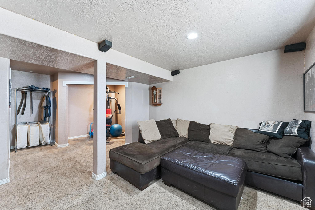 4902 S FARAH DR Kearns, UT 84118