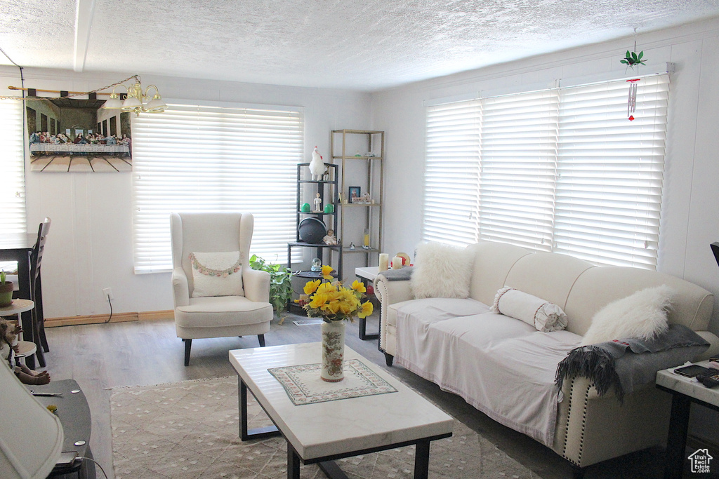 Photo 4 for MLS #2101254 at 1651 W Calvo Dr #28