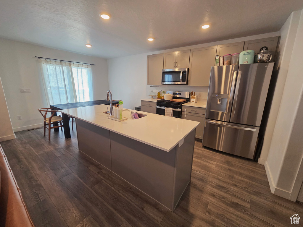 511 N HELMSMAN LN Saratoga Springs, UT 84045