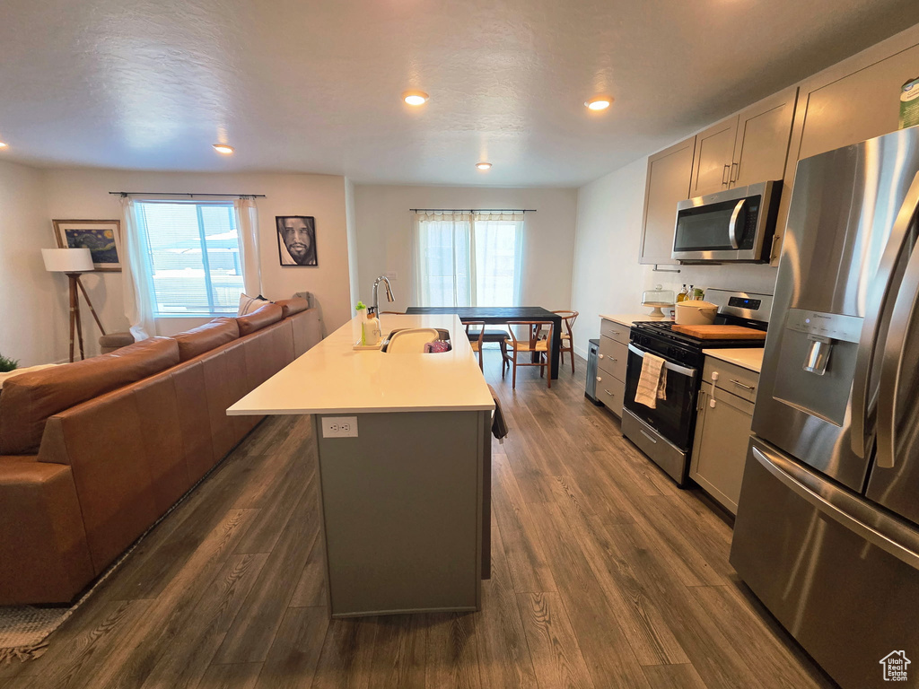 511 N HELMSMAN LN Saratoga Springs, UT 84045