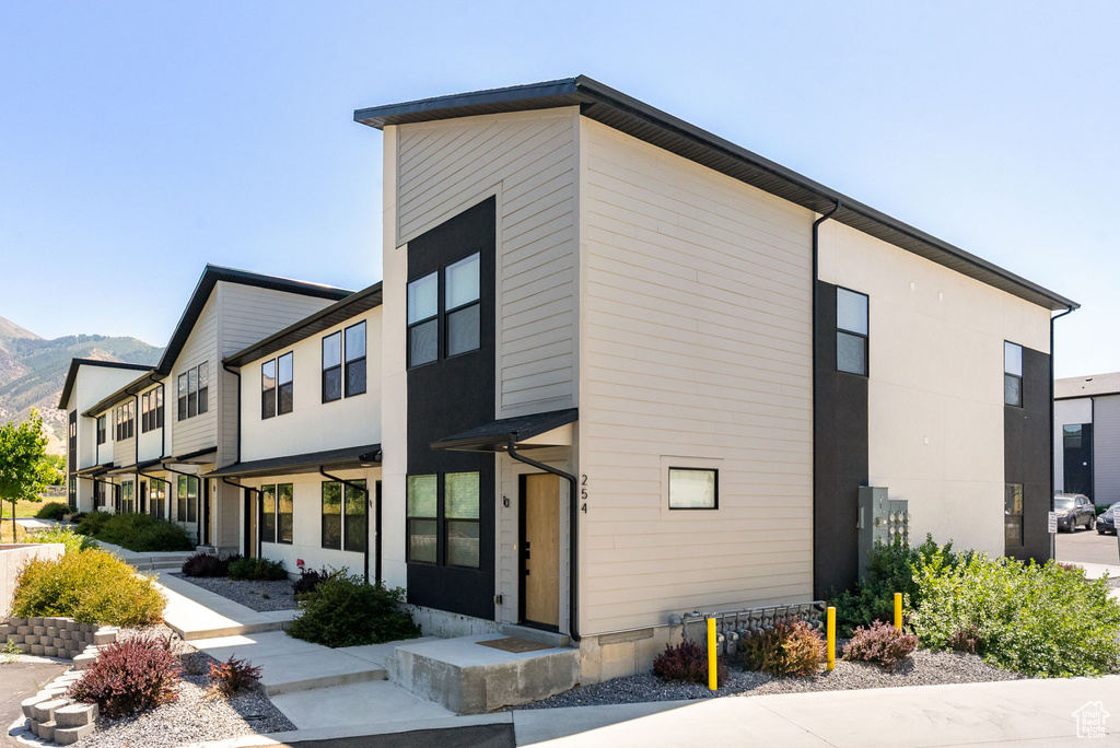 254 N SPRING CREEK PKWY Providence, UT 84332