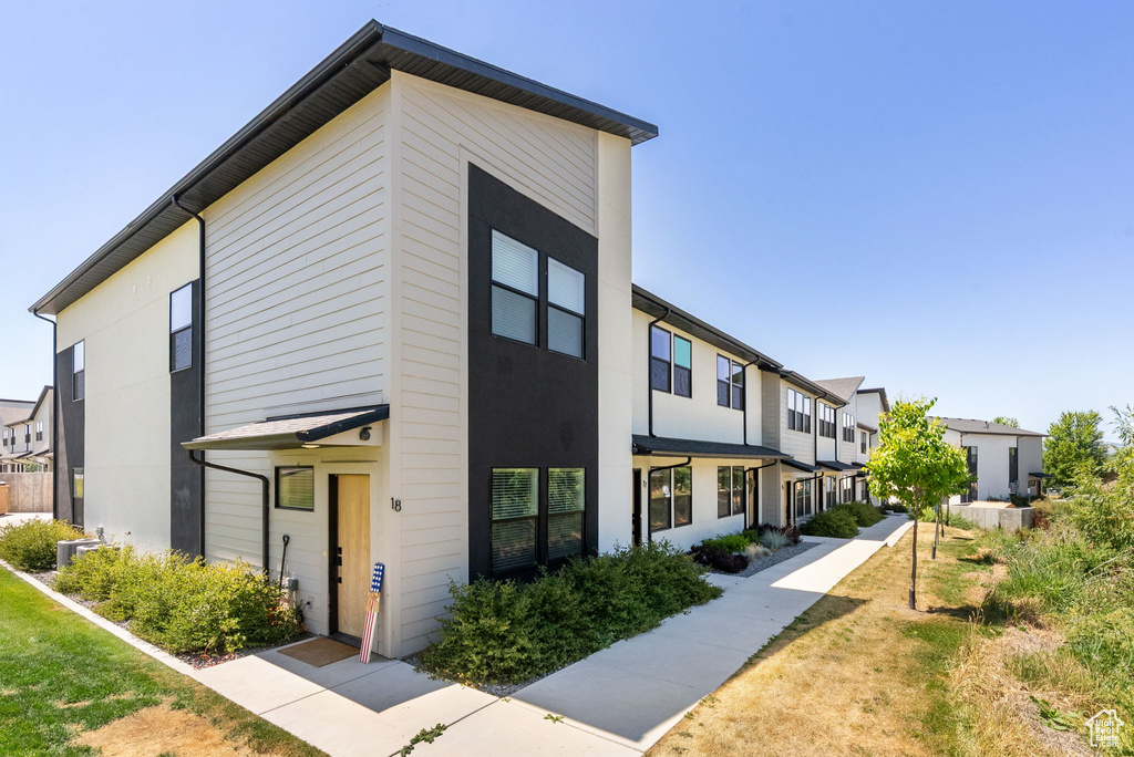254 N SPRING CREEK PKWY Providence, UT 84332