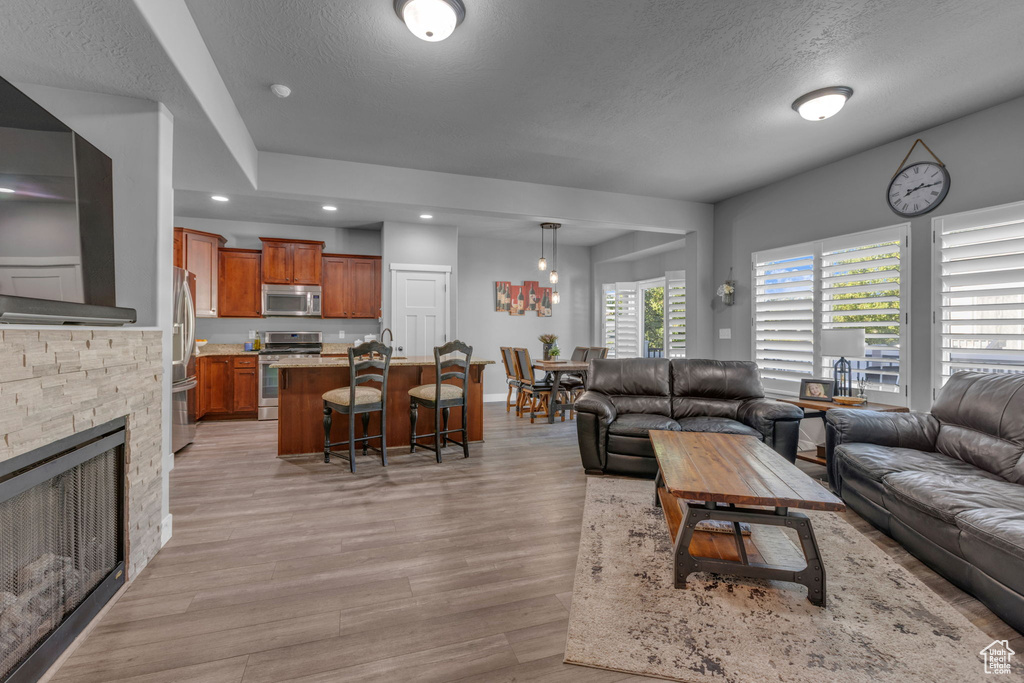 6816 S SNICKERS LN Midvale, UT 84047