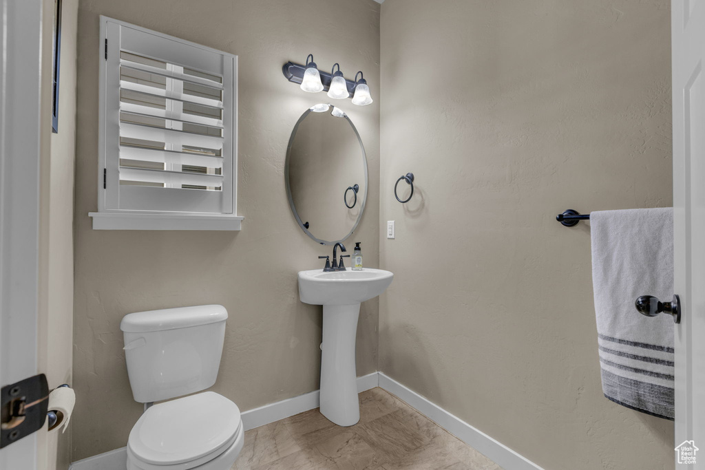6816 S SNICKERS LN Midvale, UT 84047