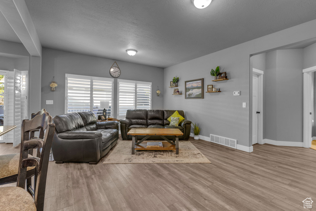 6816 S SNICKERS LN Midvale, UT 84047