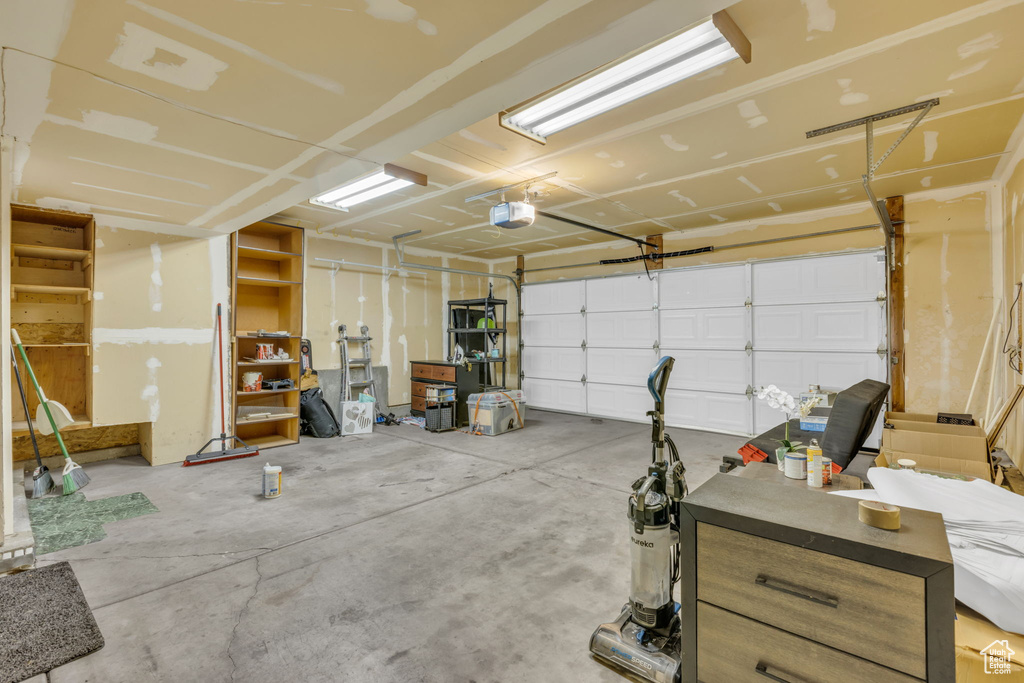 6874 S MINERAL MOUNT DR West Jordan, UT 84081