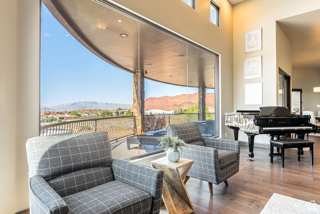 Photo 6 for MLS #2101351 at 2203 W Silver Cloud Dr