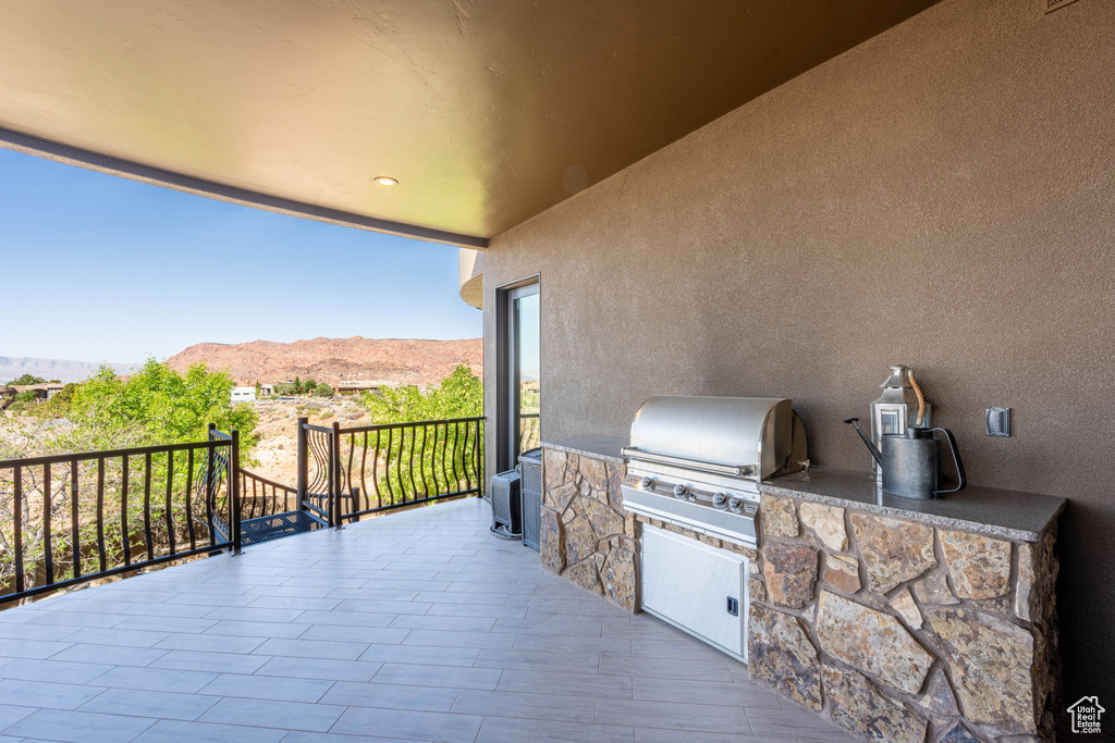 Photo 15 for MLS #2101351 at 2203 W Silver Cloud Dr