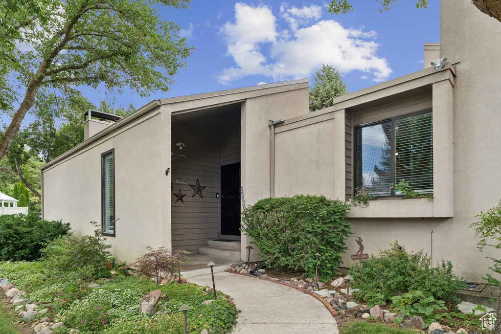 5632 S PARK PLACE Salt Lake City, UT 84121