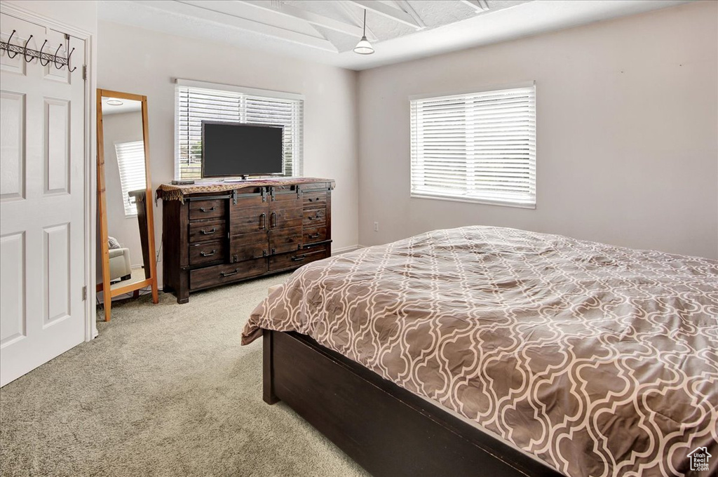 2584 W 3100 N Farr West, UT 84404