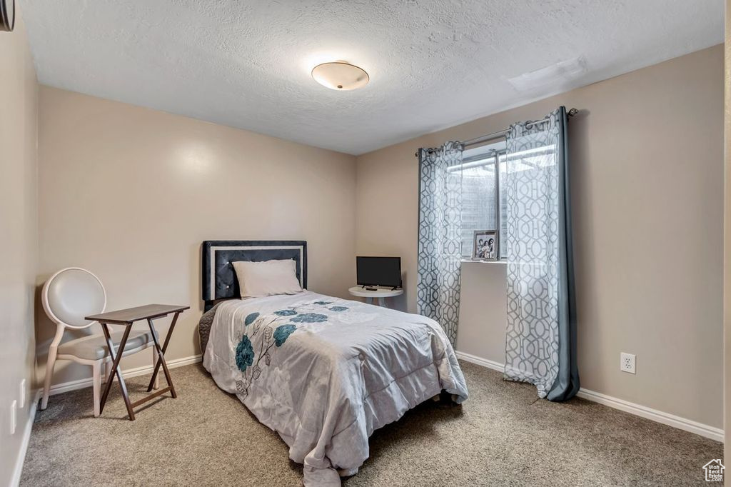 1528 E BUTTERCUP DR Sandy, UT 84092