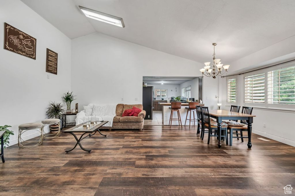 1528 E BUTTERCUP DR Sandy, UT 84092