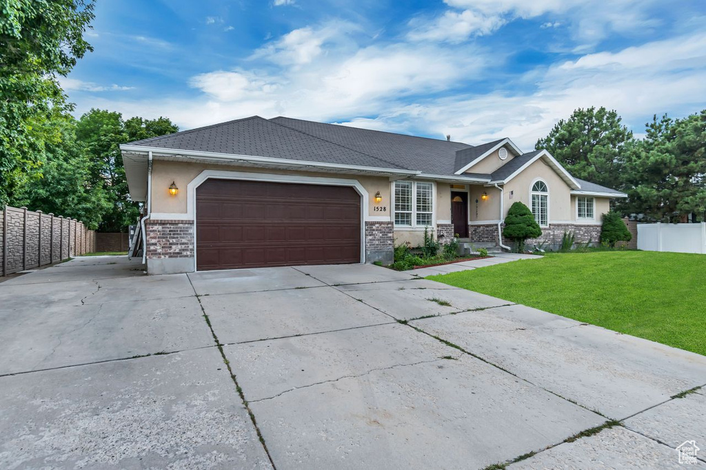 1528 E BUTTERCUP DR Sandy, UT 84092