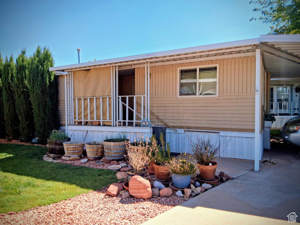 Photo 2 for MLS #2101381 at 1160 E Telegraph St #76