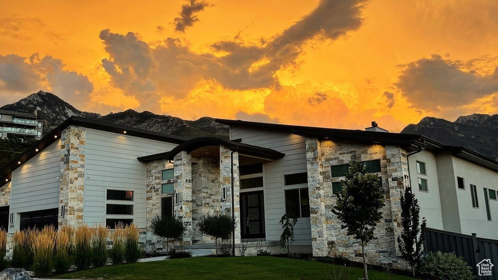 3276 E SCOTTISH DR Cottonwood Heights, UT 84093