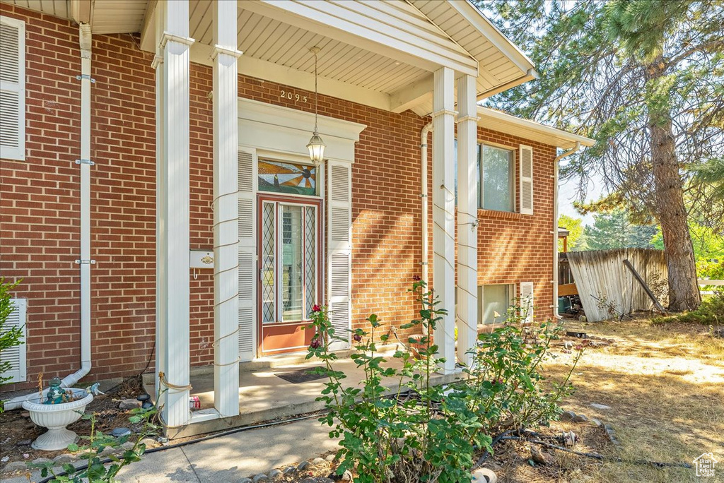 2095 E ROLLING KNOLLS WAY Cottonwood Heights, UT 84121