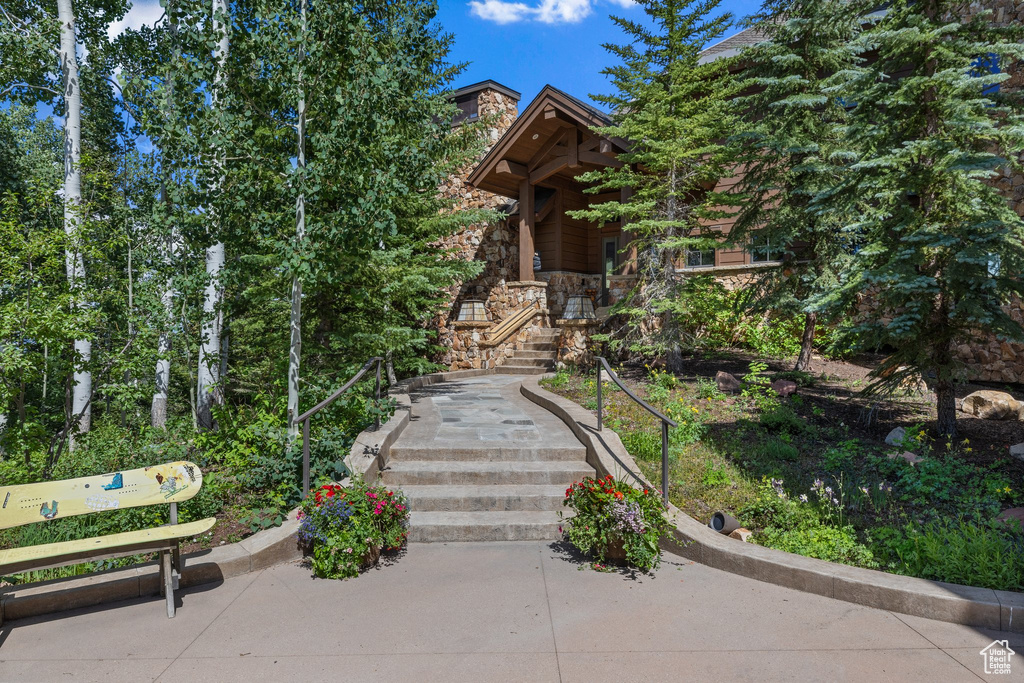 35 WHITE PINE CANYON RD Park City, UT 84060