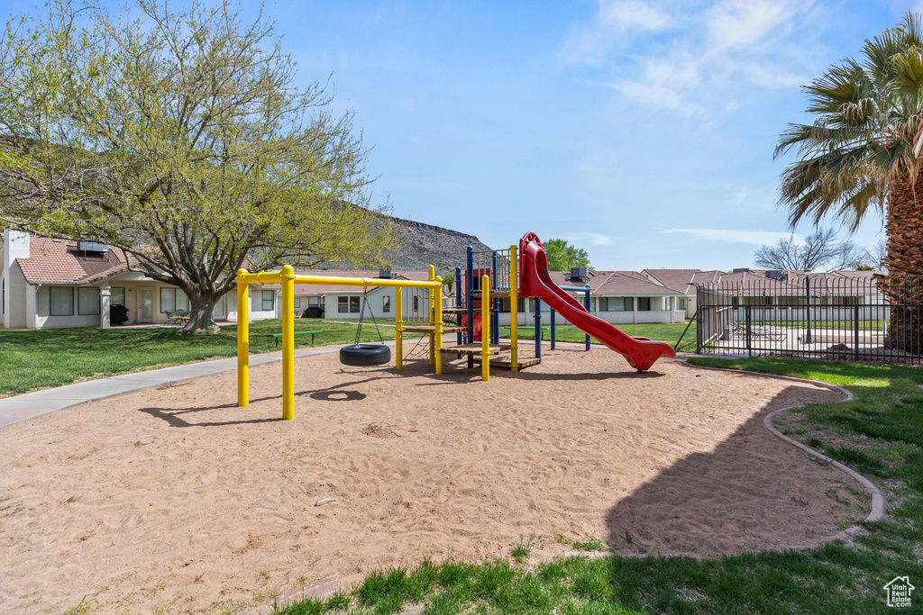 Photo 37 for MLS #2101422 at 275 S Valley View Dr #48