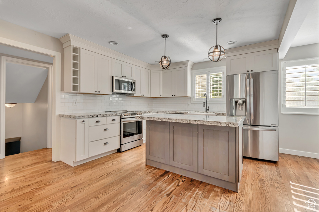 11623 S COLCHESTER DR Sandy, UT 84092