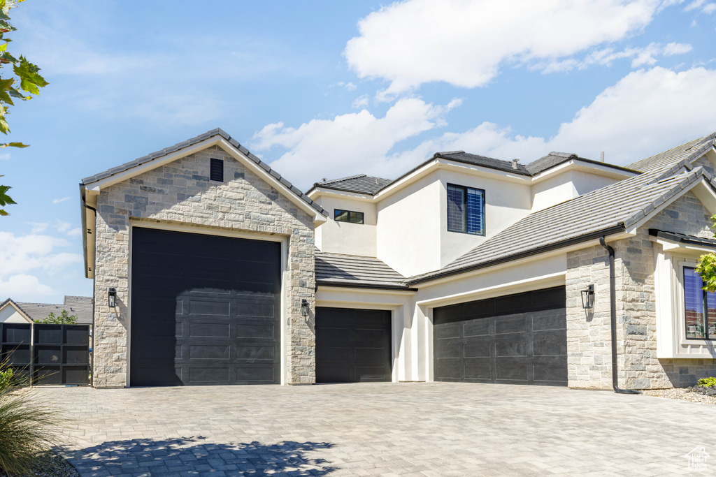 Photo 4 for MLS #2101430 at 801 E Arina Way