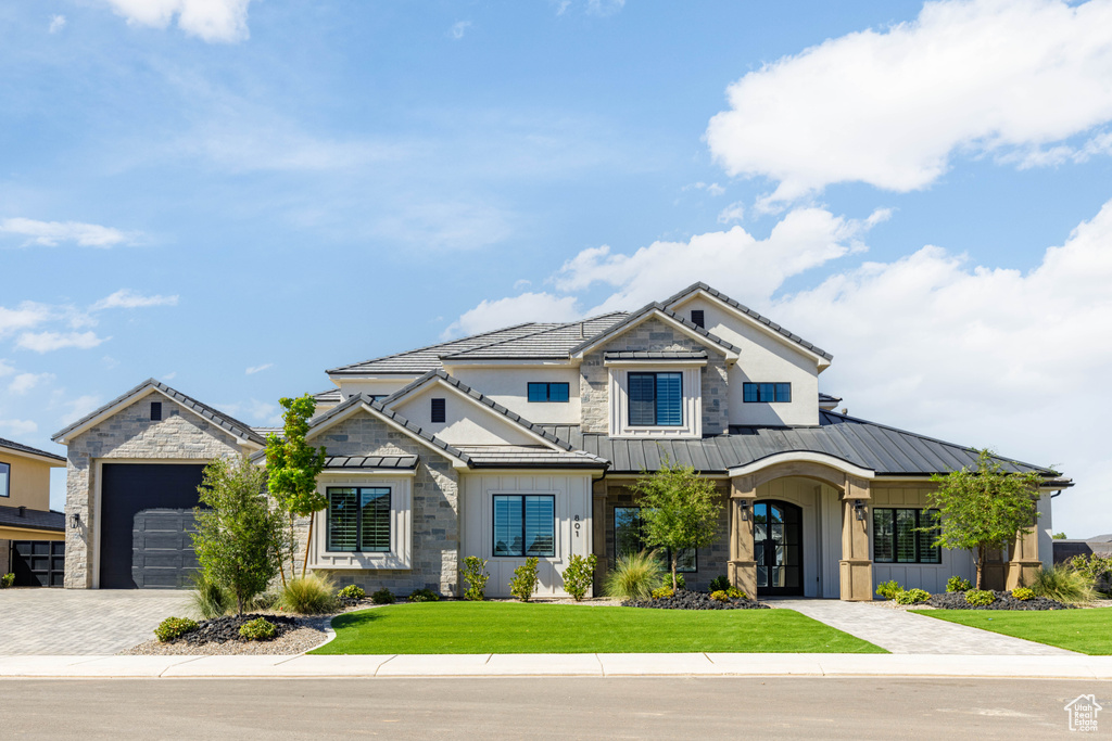 Photo 1 for MLS #2101430 at 801 E Arina Way