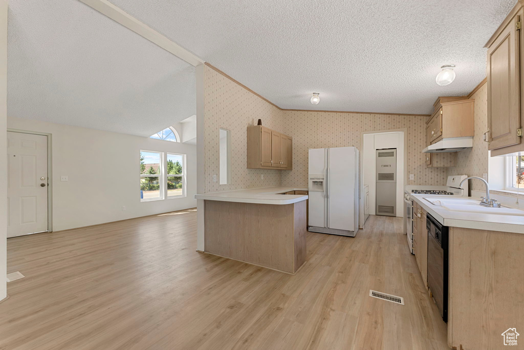 Photo 8 for MLS #2101434 at 184 W Center