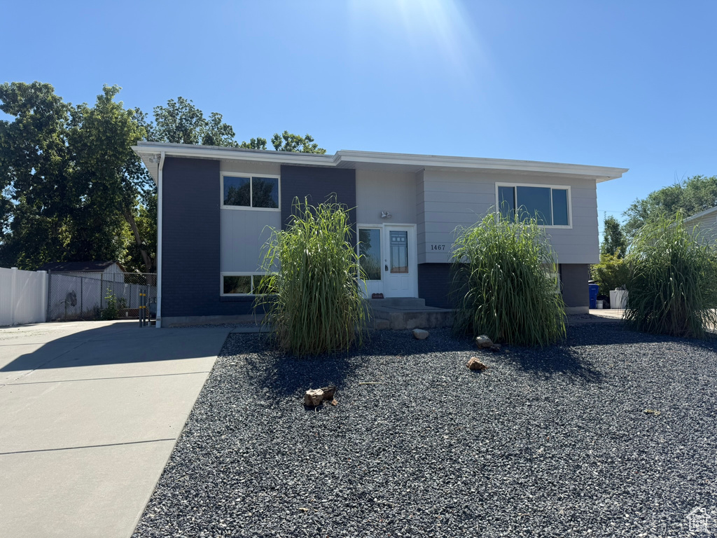 1467 MARILYN DR Syracuse, UT 84075