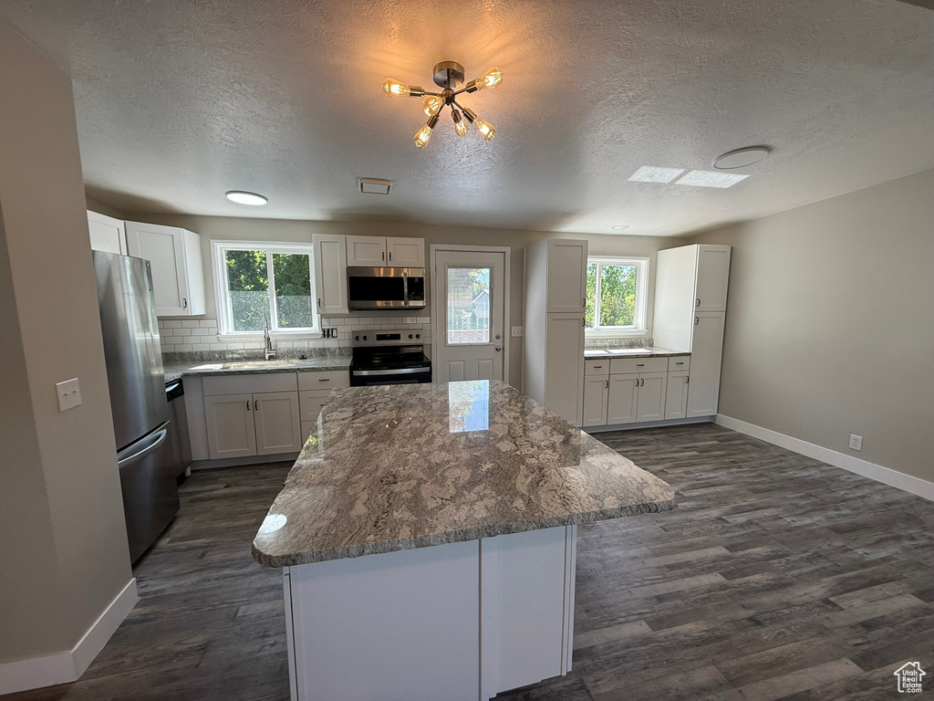 1467 MARILYN DR Syracuse, UT 84075