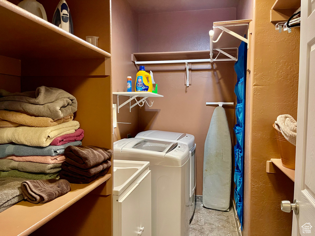 608 LACEY WAY North Salt Lake, UT 84054