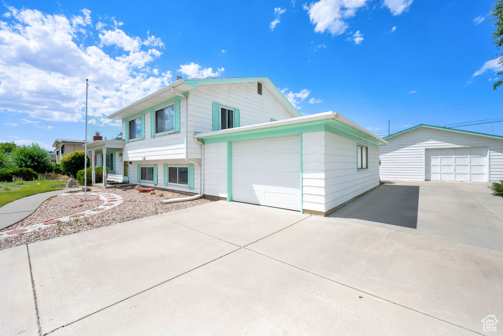 1848 W BOWLING AVE Taylorsville, UT 84129