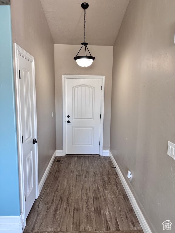 Photo 6 for MLS #2101470 at 1737 N Broadway Ave
