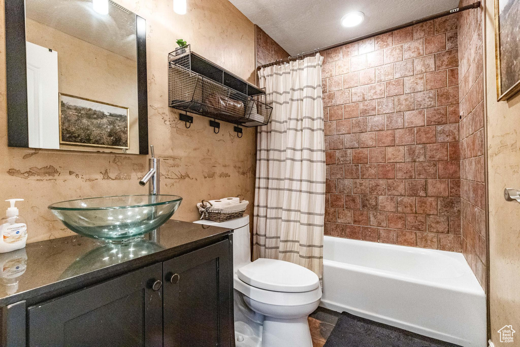 2392 S MAVERICK RD Saratoga Springs, UT 84045