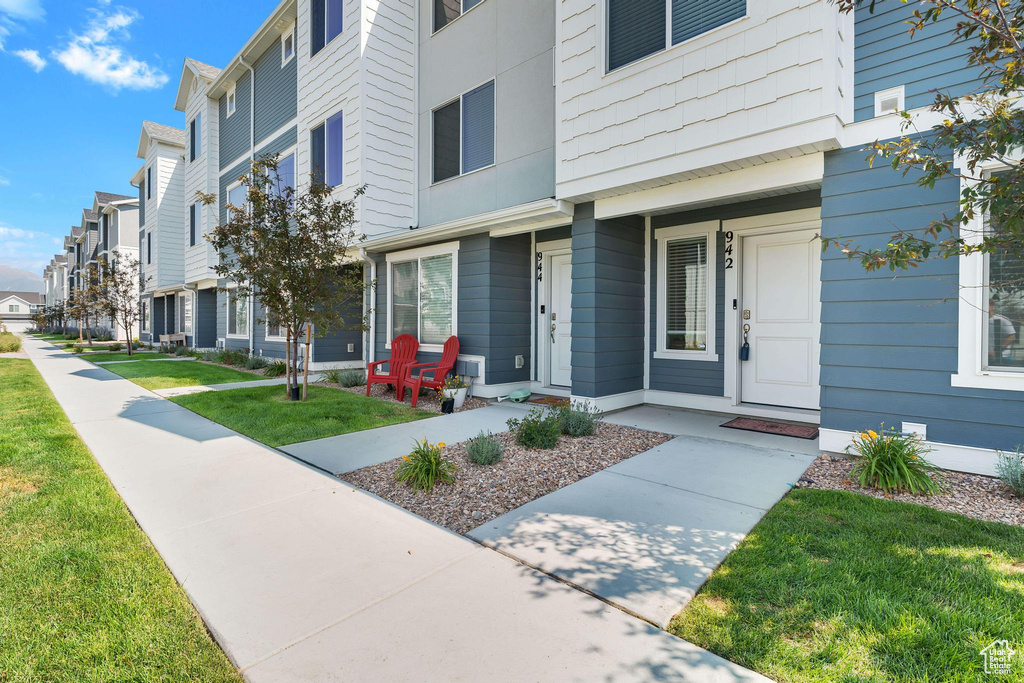 942 E DRIFTER LN Saratoga Springs, UT 84045