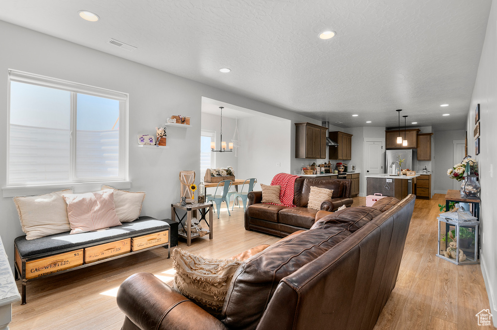 998 S 880 W Salem, UT 84653