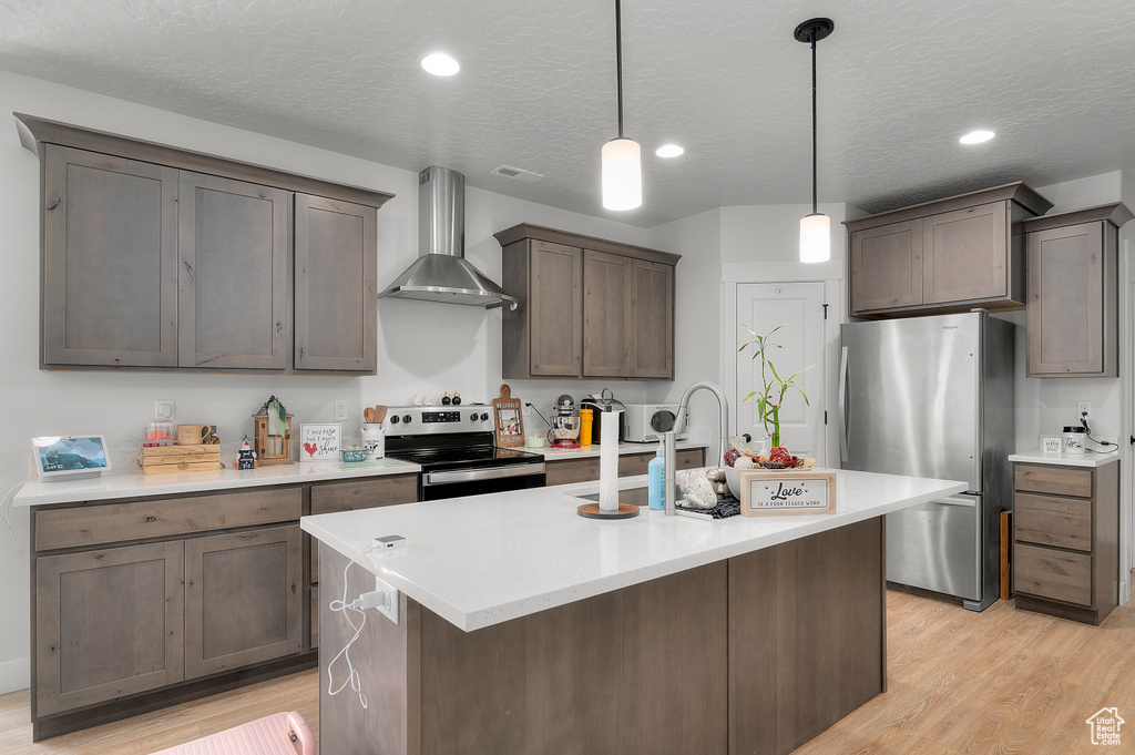 998 S 880 W Salem, UT 84653