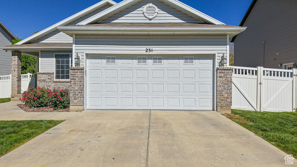 Photo 2 for MLS #2101564 at 231 S 880 West