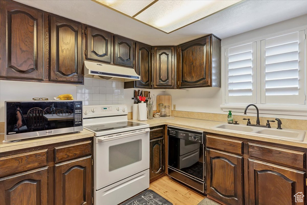 1037 GRANTS LN Syracuse, UT 84075