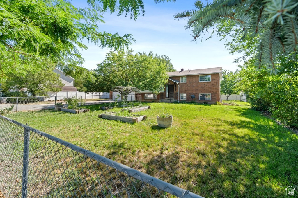 2387 S MAIN ST Clearfield, UT 84015