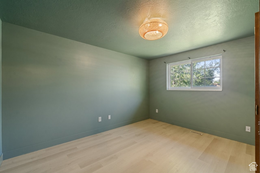 2387 S MAIN ST Clearfield, UT 84015