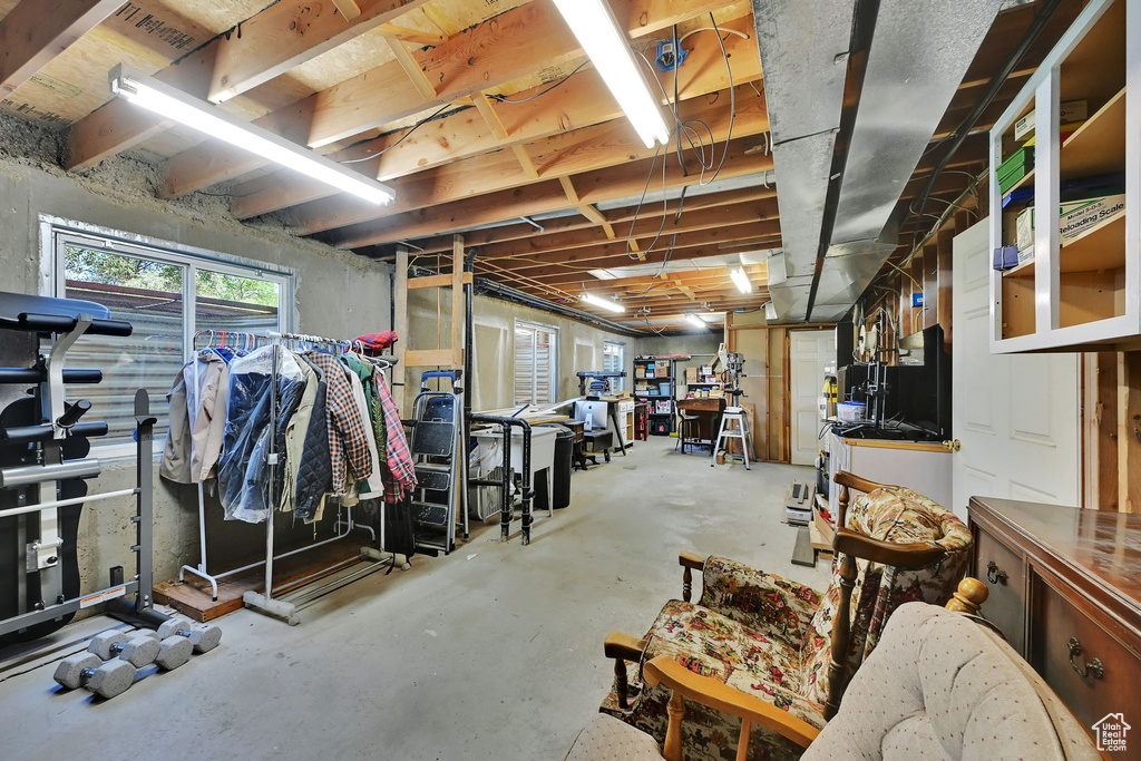 2076 W 700 S Syracuse, UT 84075