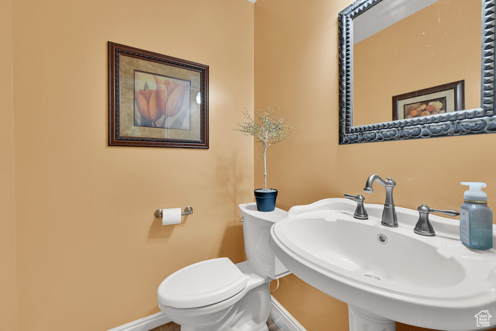 2076 W 700 S Syracuse, UT 84075