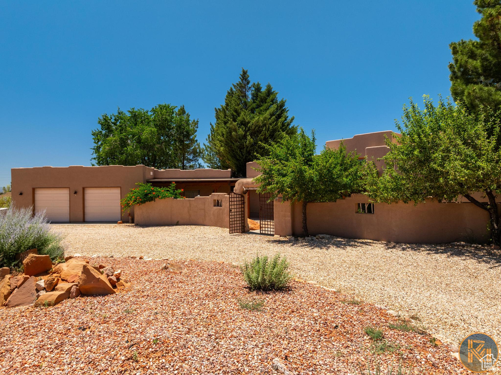 199 N GUNSMOKE PASS Kanab, UT 84741