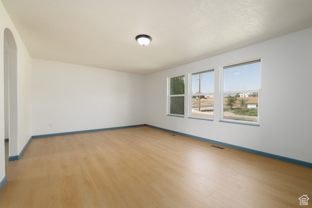 193 S NYE ST Roosevelt, UT 84066