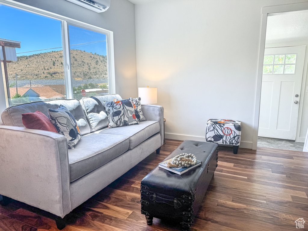 215 W RAILROAD ST Eureka, UT 84628