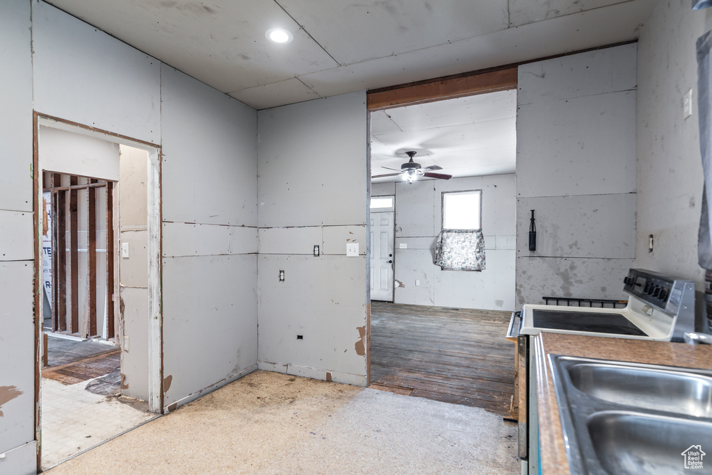 89 N 200 W Salina, UT 84654