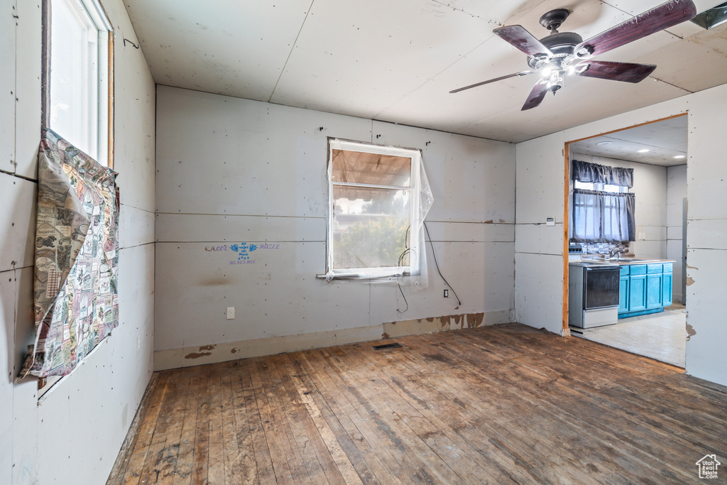 89 N 200 W Salina, UT 84654