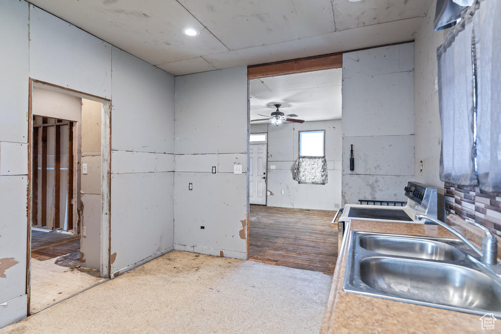89 N 200 W Salina, UT 84654