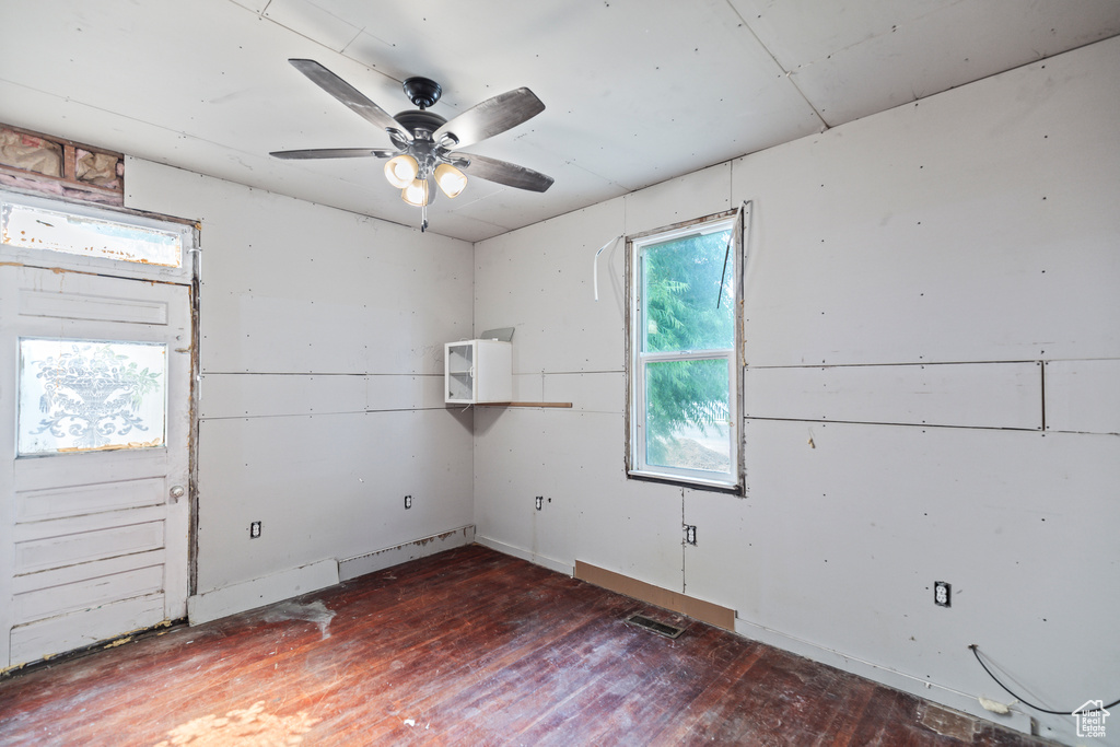 89 N 200 W Salina, UT 84654