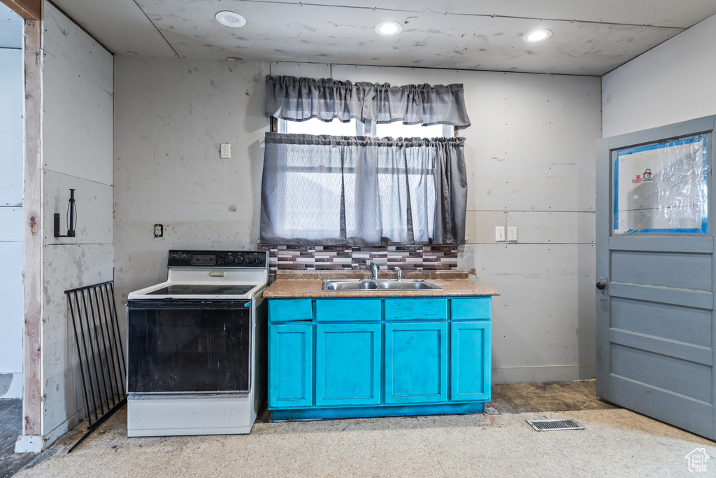 89 N 200 W Salina, UT 84654