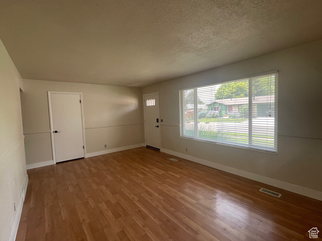 6075 S ZODIAC DR Kearns, UT 84118